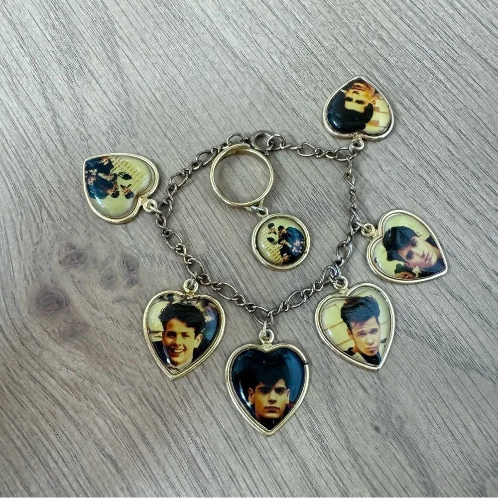 Vintage New Kids on the Block heart picture charm bracelet with matching ring - Image 2
