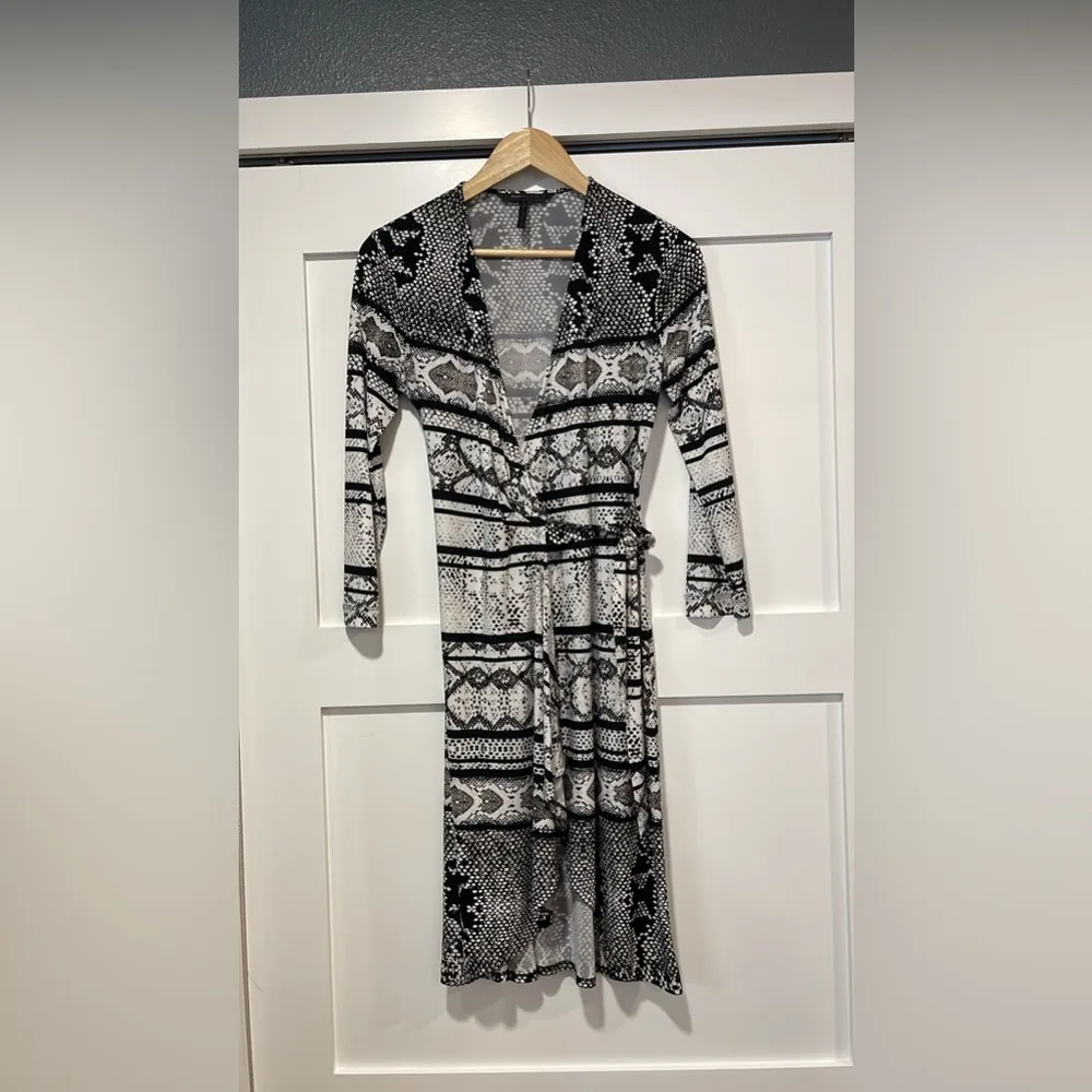 BCBG MAXAZRIA | Adele Wrap | Snakeskin print dress | Medium - Image 2