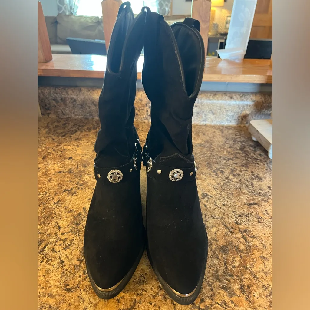 Dingo‎ Black Suede Cowboy Boots with Silver Chain Size 6 - Image 2