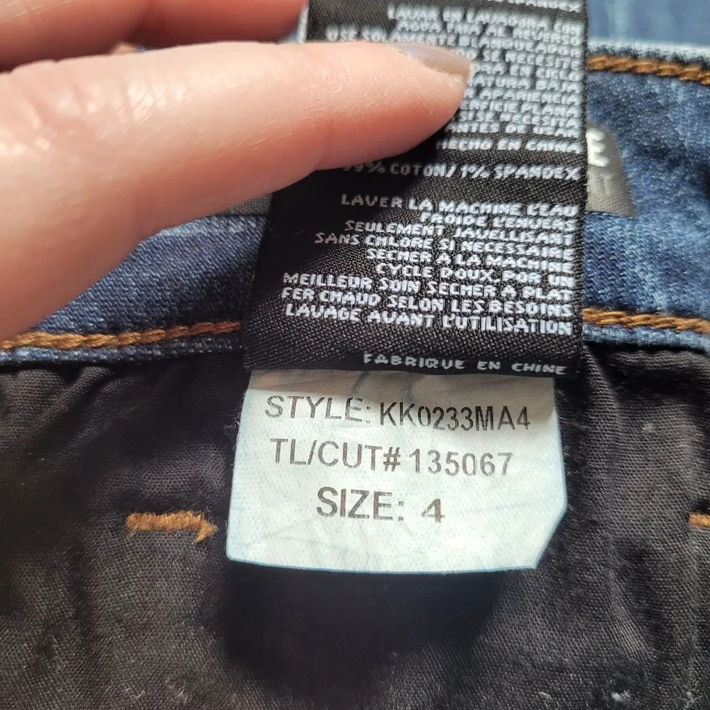 Kut from the Kloth Connie Step Hem Skirt - Image 12