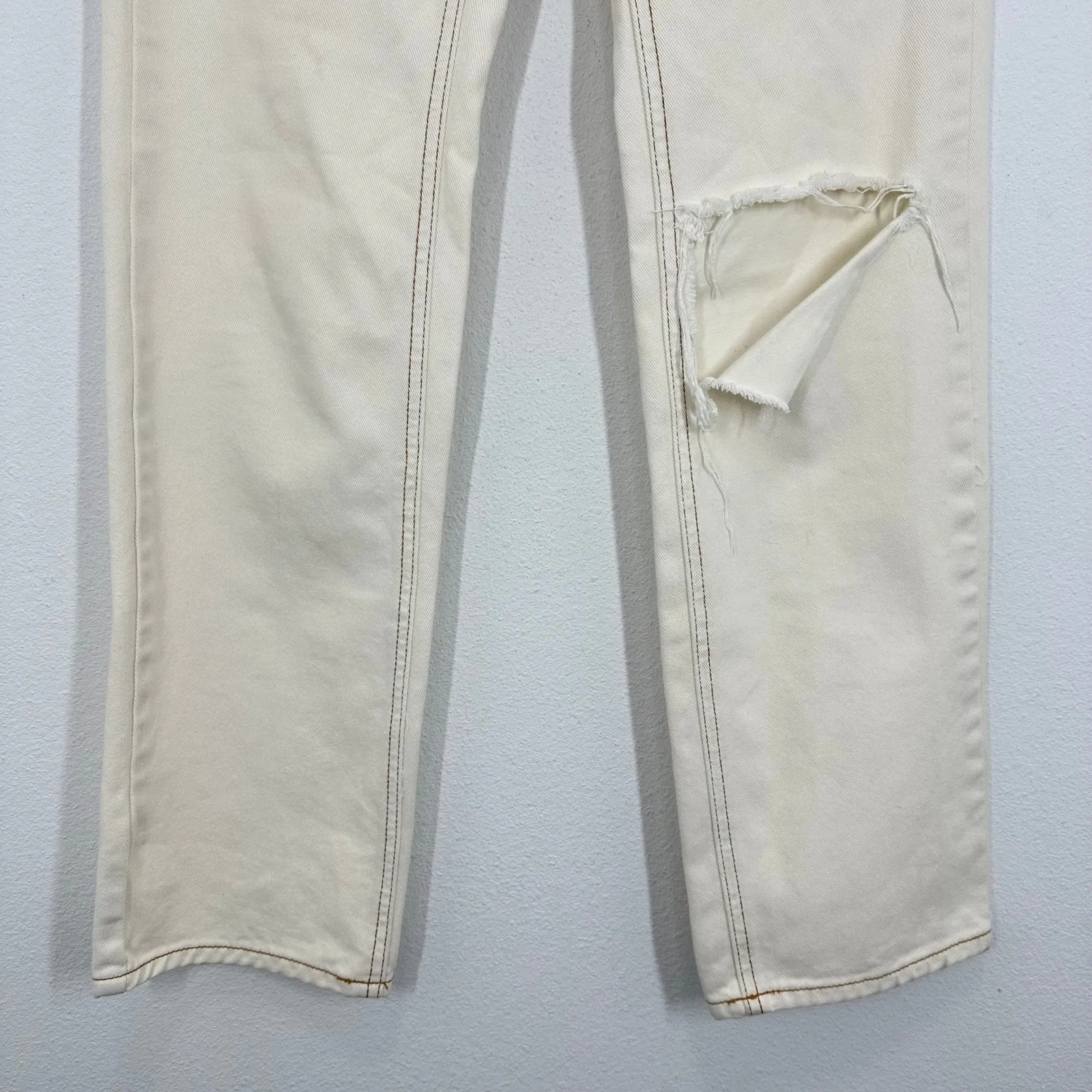 BDG Urban Outfitters Cream Loose Straight Jeans Distressed Knee Size 25‎ Casual - Image 5