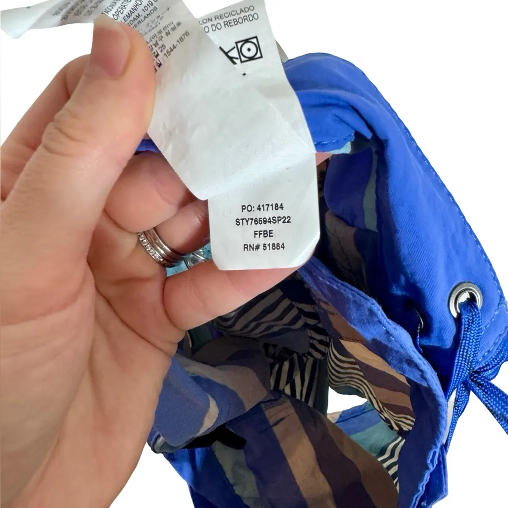 Patagonia Women's Wavefarer Boardshorts - 5" in Fitz Stripe Small: Float Blue - Image 9