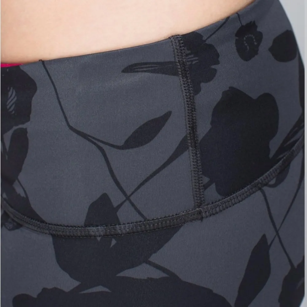 Rare! Lululemon Boogie Shorts Full-On Luxtreme Flat Inky Floral Sz 2 2014 Y2K - Image 7