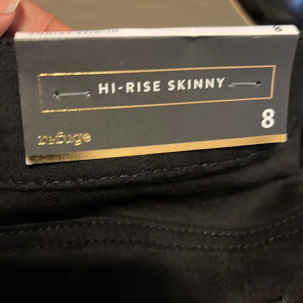 Refuge high rise skinny pants. Size 8. New. Black - Image 6
