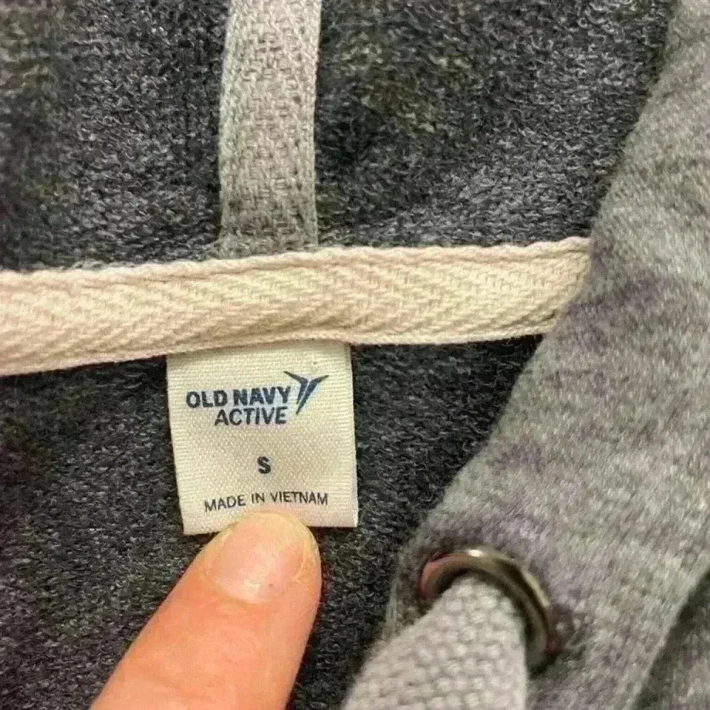 Women’s Gray Old Navy Hoodie - Image 6