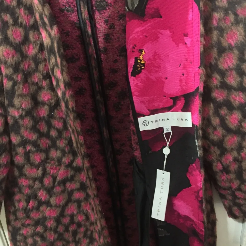 Trina Turk women's size 2 large snap button cheetah print warm textured pea coat - Image 3