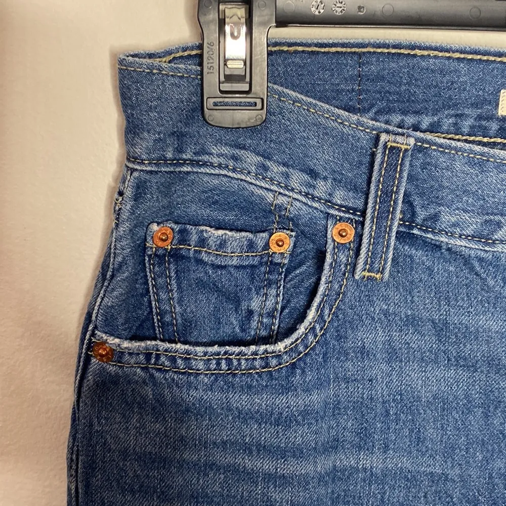 Low Pro Straight leg distressed jeans in breathe out medium wash size 26 - Image 6