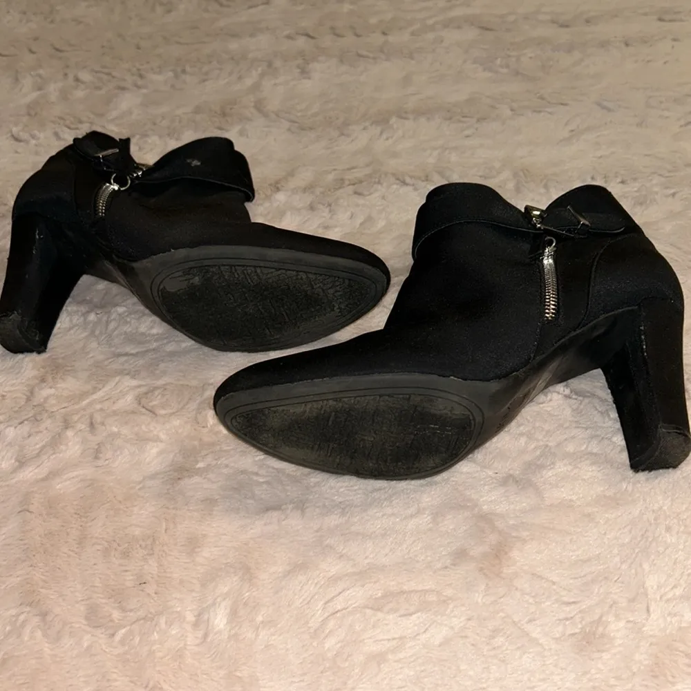 Black heeled Boots in size 8.5M - Image 7