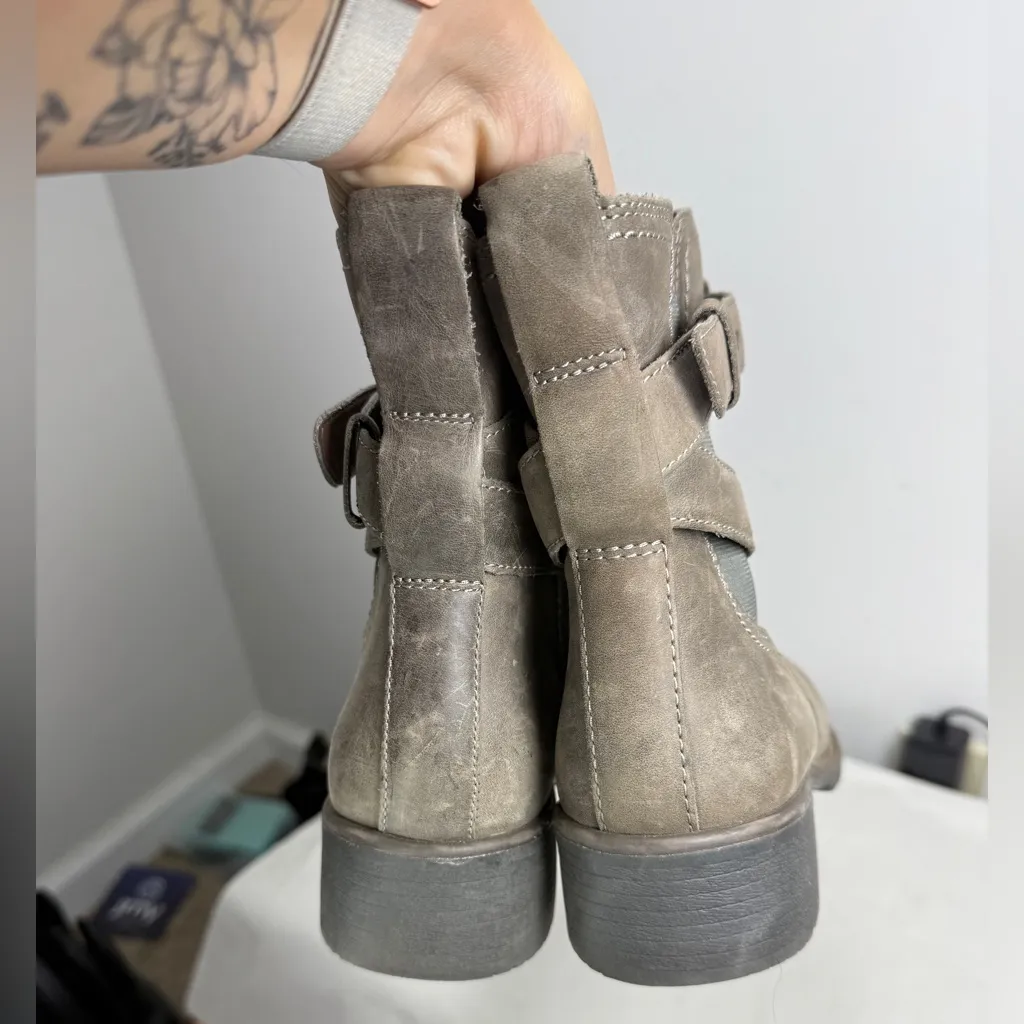 Clarks Buckle Strap Greige Leather Ankle Boots Sz 10 - Image 7