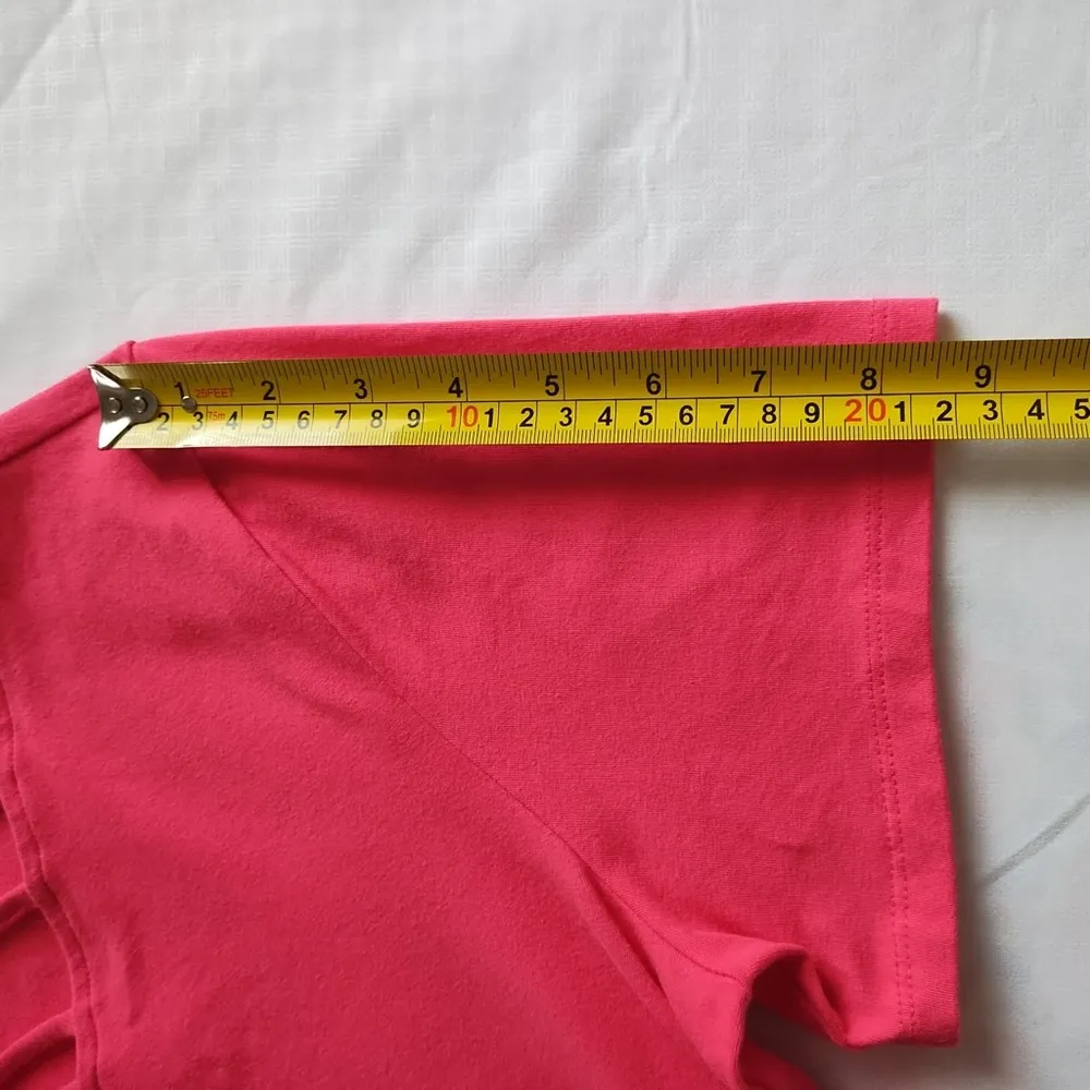 Torrid Women's Size  2 Teaberry Red Pink V-Neck T-Shirt Tee Crisscross Women’s - Image 8