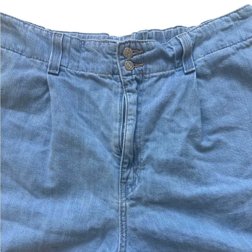 Levi’s Blue Light Wash Shorts Sz 10 High Waist Denim Casual - Image 2