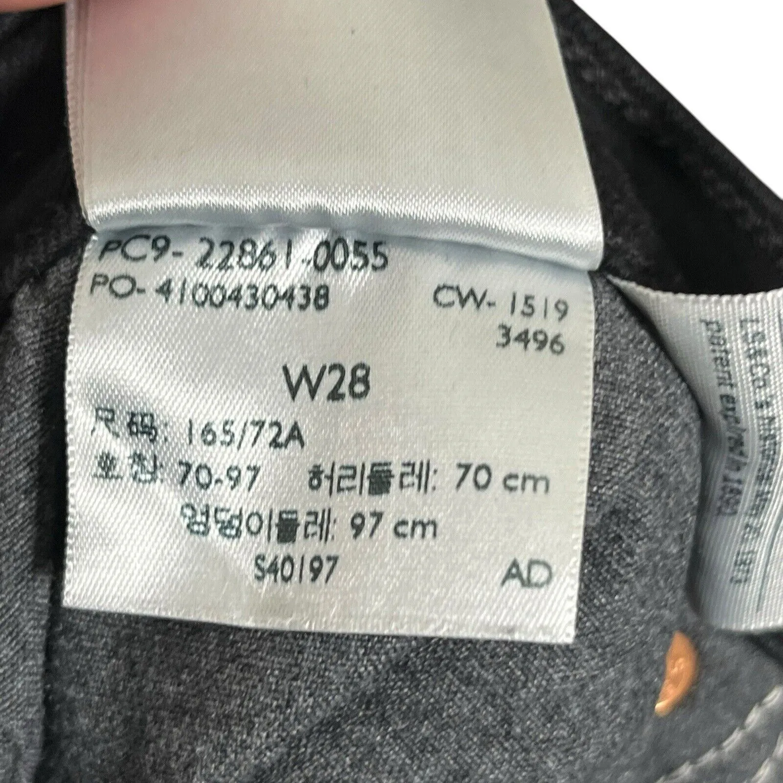 Levi’s Premium Wedgie High Rise Straight Leg Frayed Hem Black Jeans Women’s 28 - Image 9