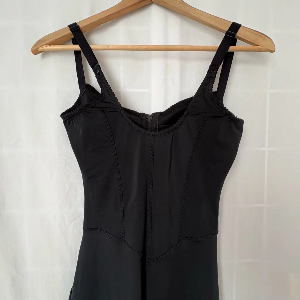 NWT SKIMS Glam Catsuit onyx black small - Image 7