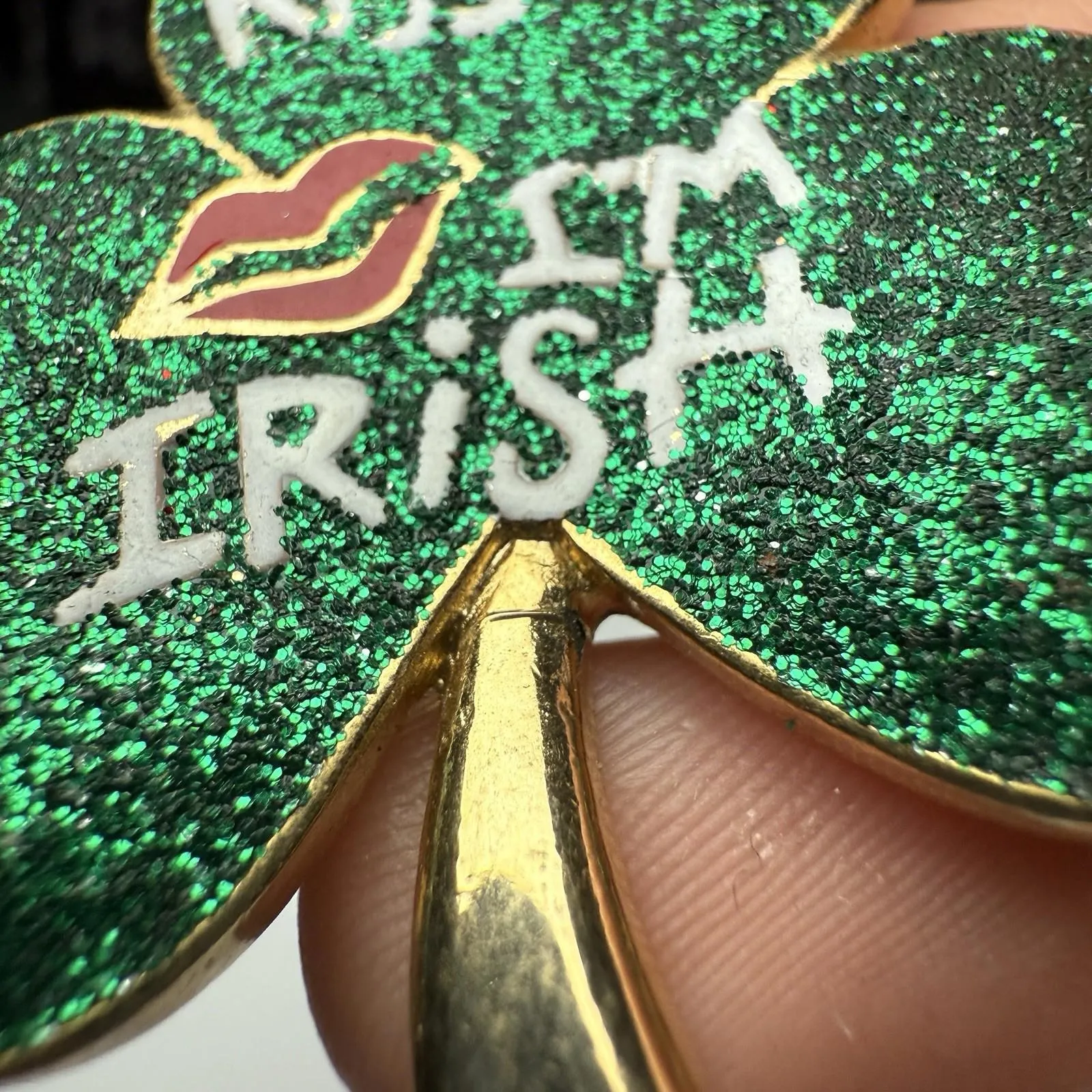 Kiss Me I’m Irish Three Leaf Clover Shamrock Brooch Pin St Patrick’s Green - Image 5