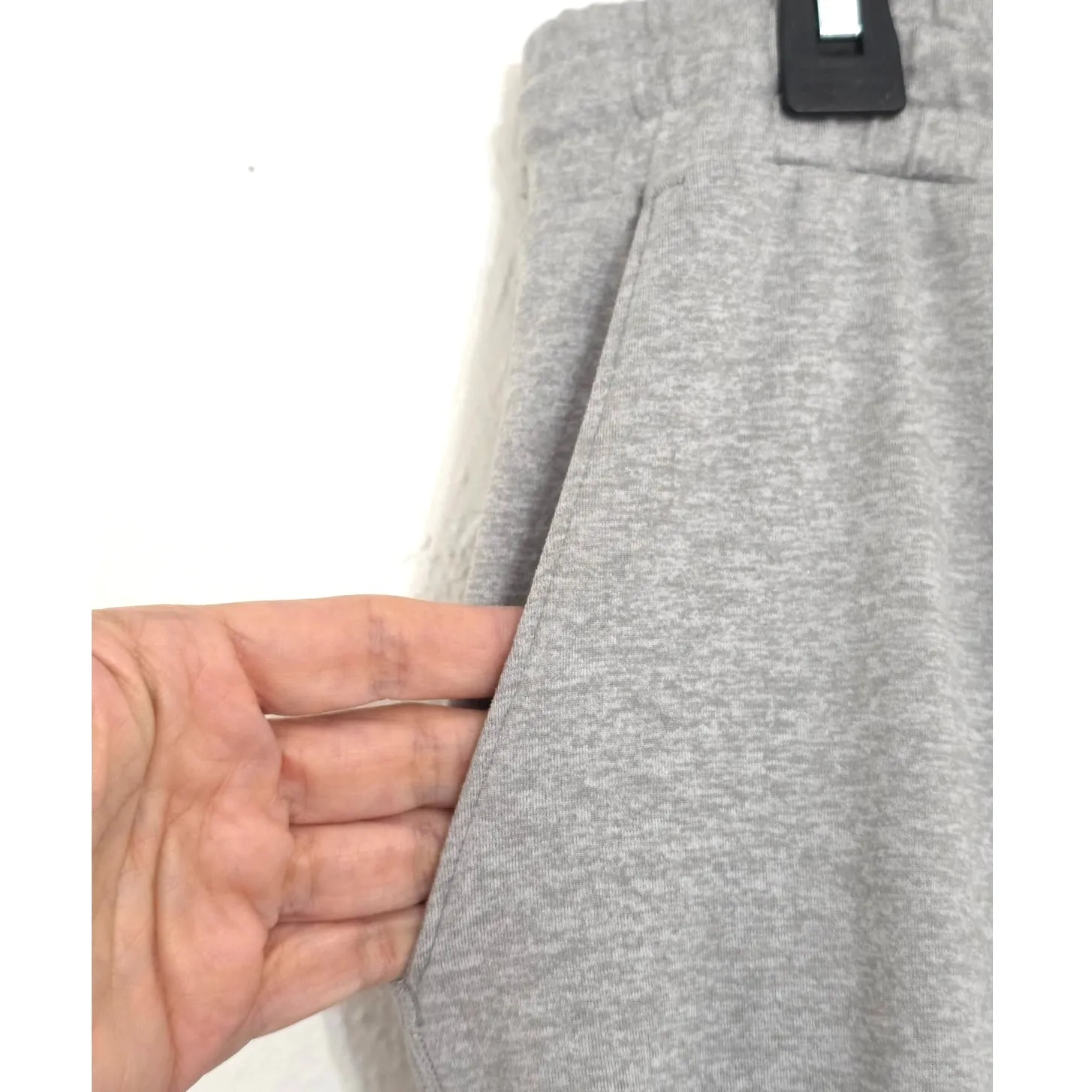 Vuori Womens Performance Joggers Pale Grey Heather Large - Image 9