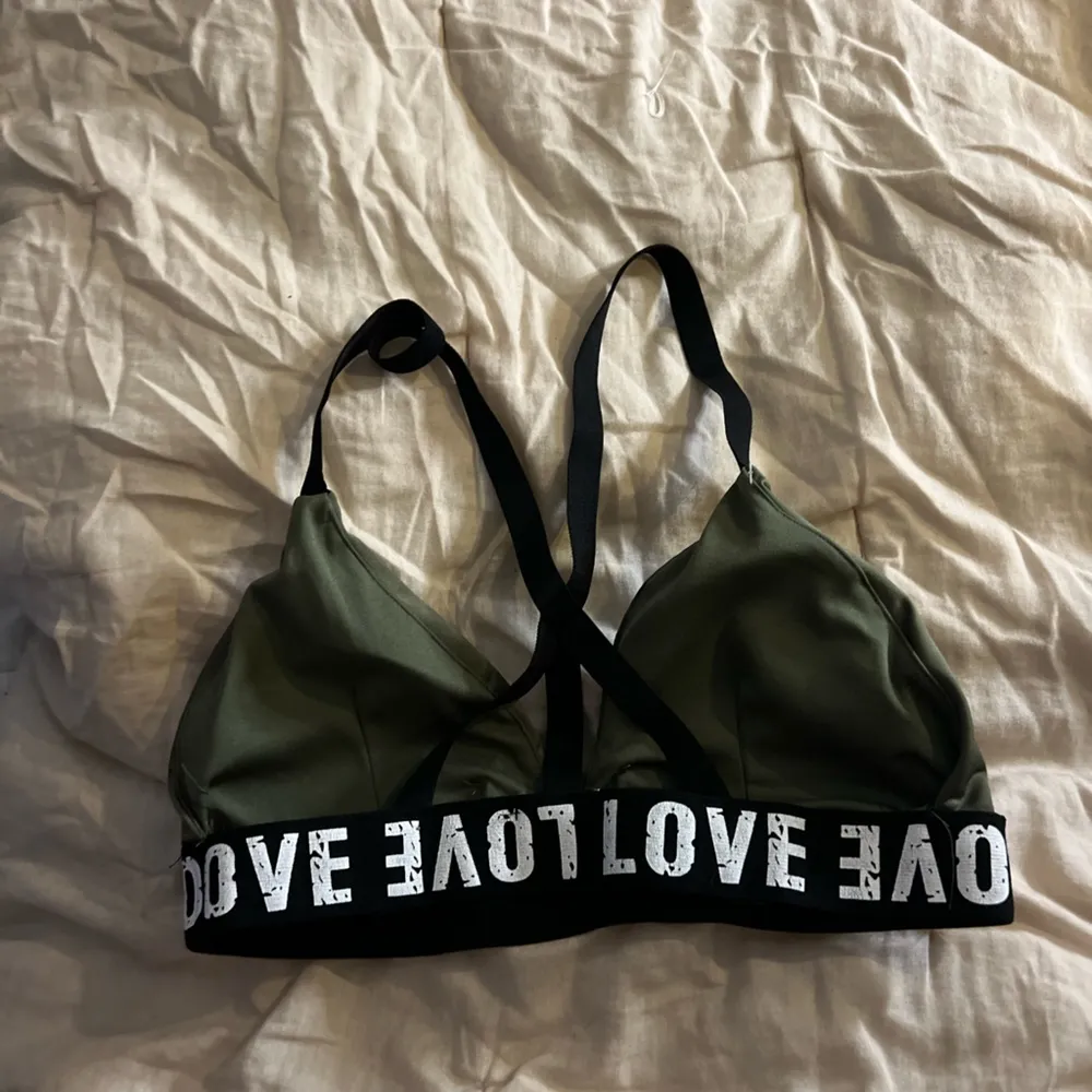 LG Bozzolo green black criss cross sports bra - Image 2