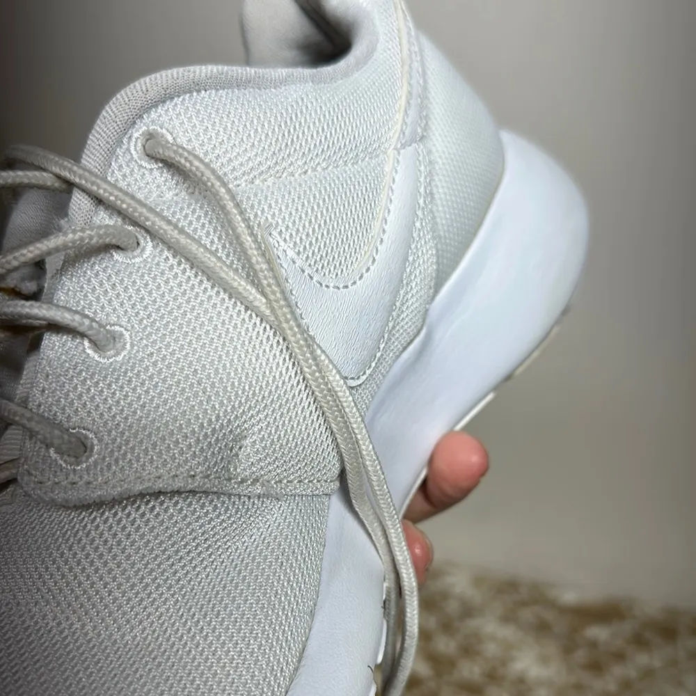 Nike White Athletic Shoes - Image 6