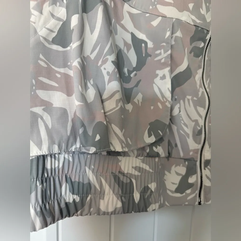 Avia Women's Lightweight Trail Cargo Vest, Size 3X - Image 3