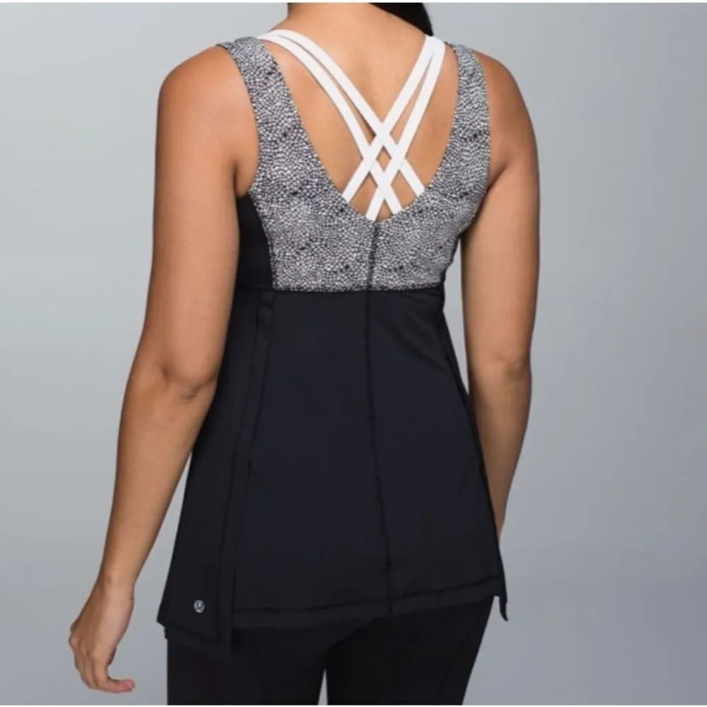 Lululemon Wrapper’s Delight black and white Athleisure top - Image 3