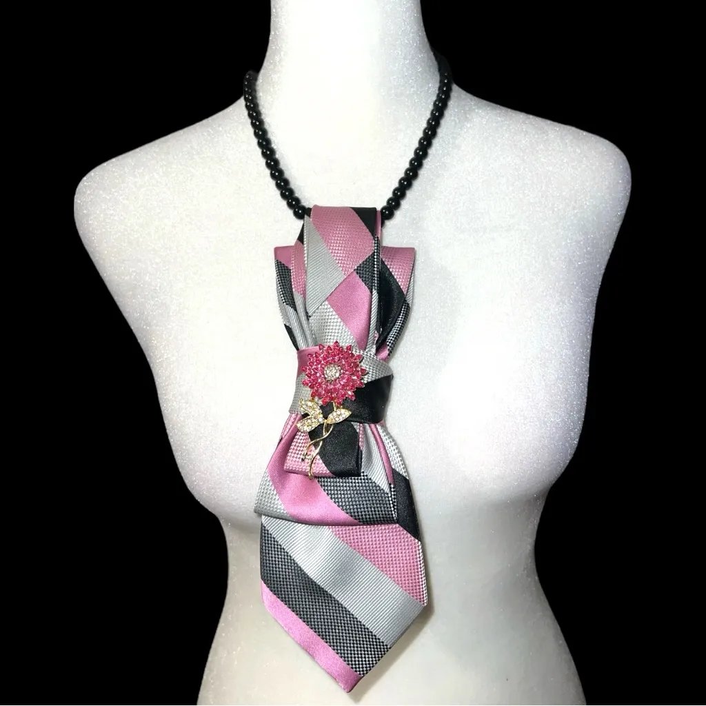 Elegant Pink and Black necktie Necklace with Brooch. New - Image 2