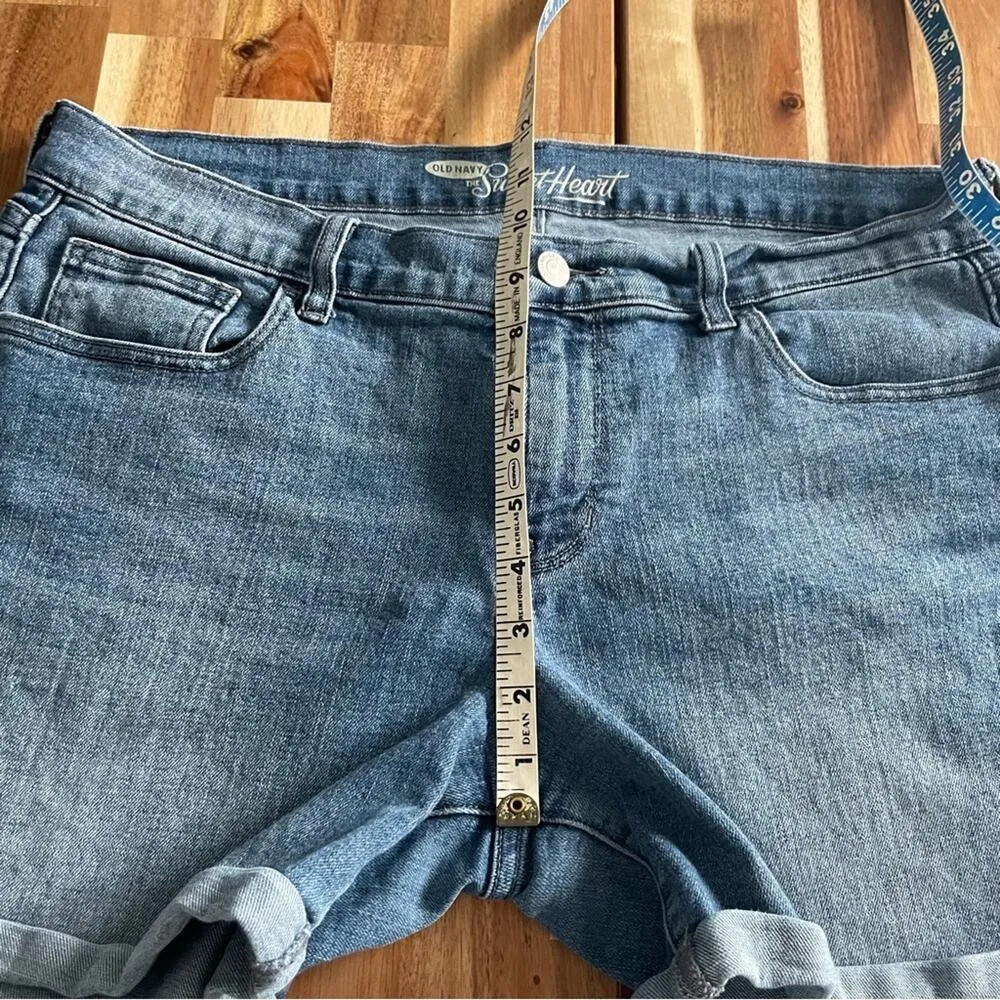 Cuffed Jean Shorts Size 12 Medium Wash - Image 5