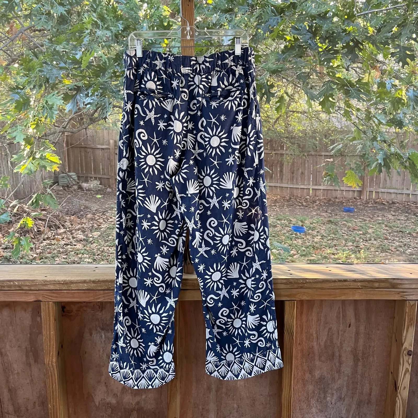 C&C California Women's Blue And White Beach Print 100% Linen Pants Size L - Image 2