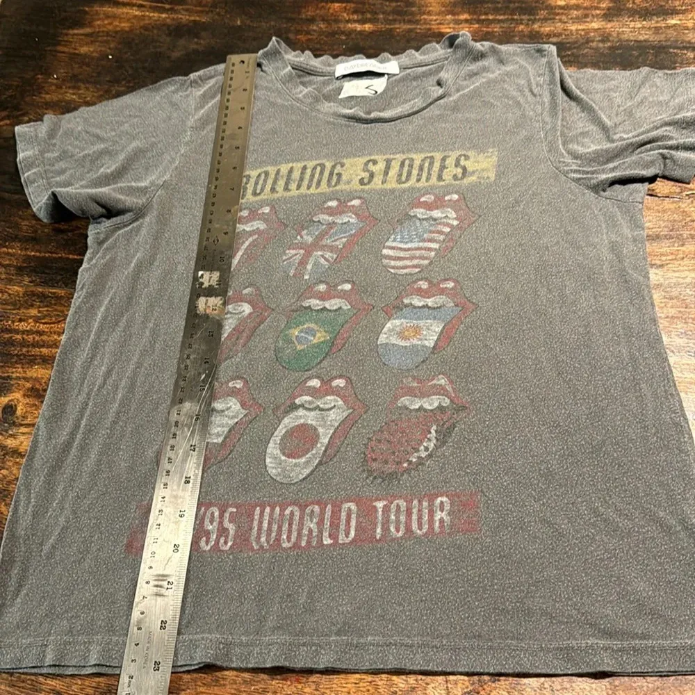 Daydreamer  size medium Rolling Stones grey t shirt - Image 6