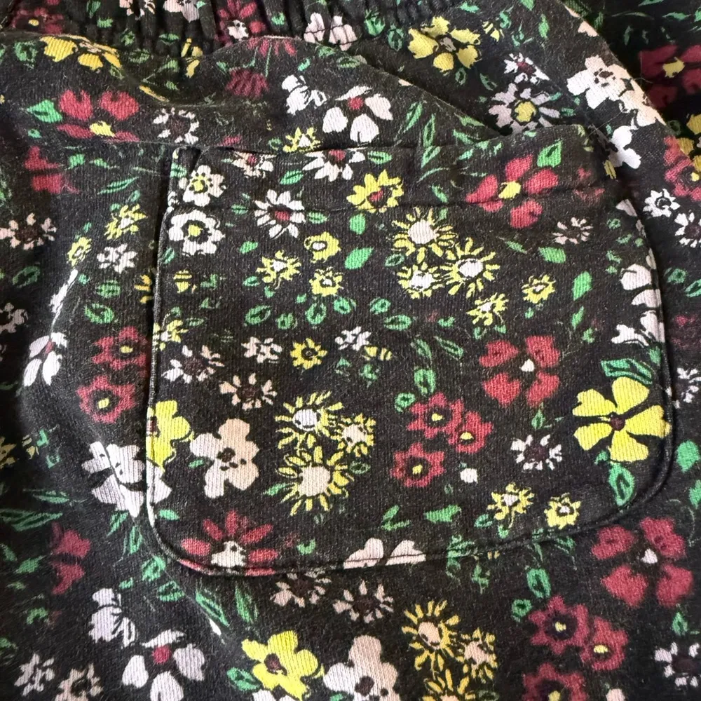 Teddy Fresh Grandma’s Floral Sweatpants Pants XS Cuffed - Image 8