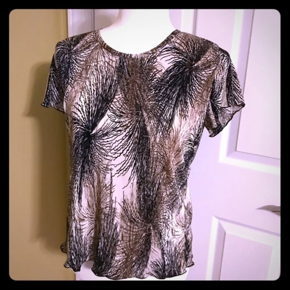 2 for $10 Dress Barn top Size L Slip over like new - Image 3