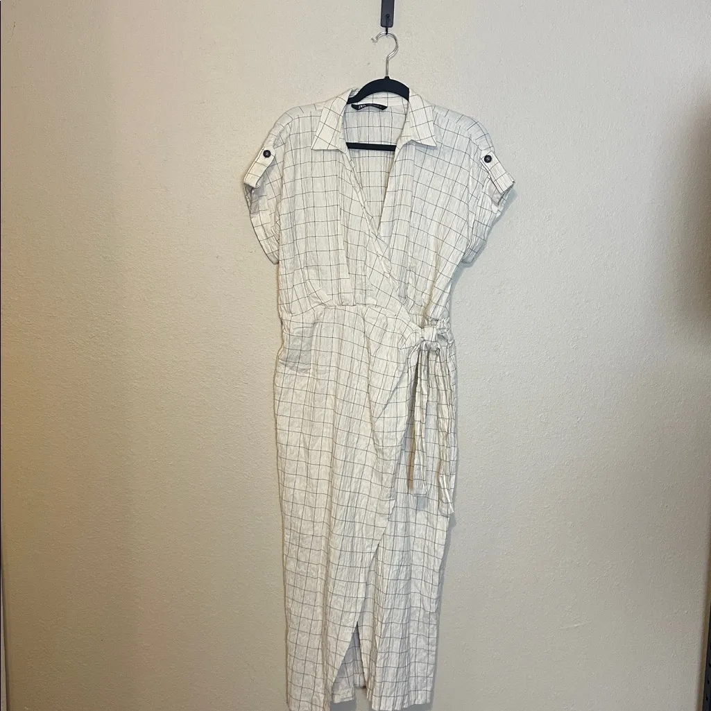 ZARA Cream Checkered Knotted Midi Wrap Dress with deep V-neckline. Size M Cotton - Image 5