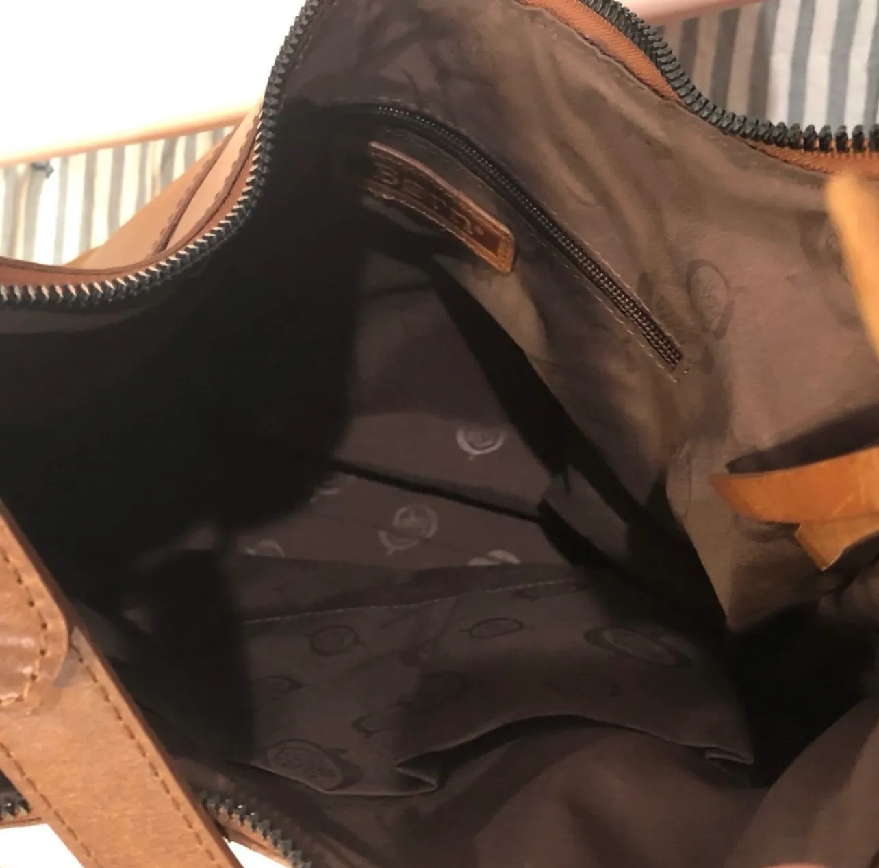 Born Shoulder Bag - Image 10