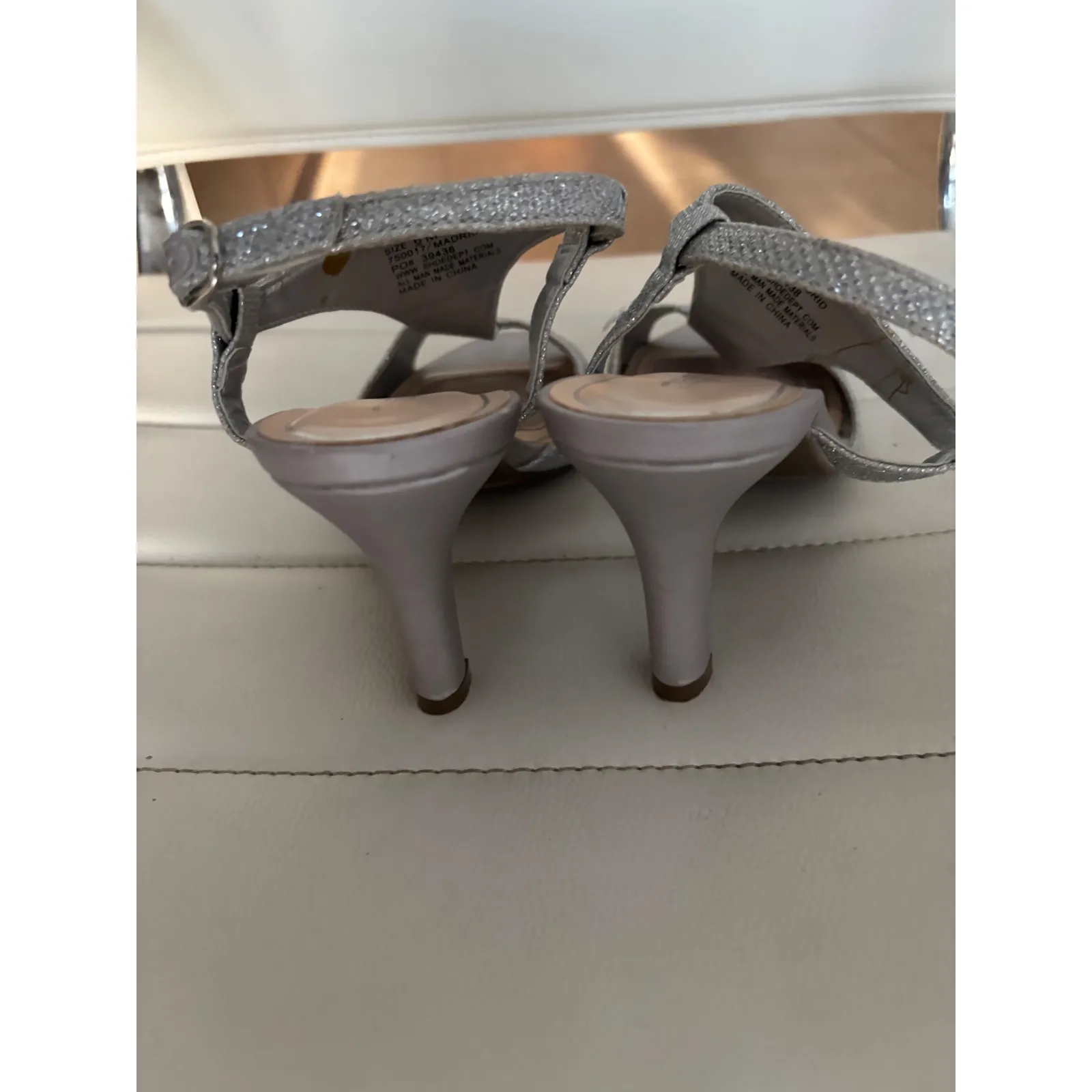 Marbella Silver Glitter T Strap Heels Dress Shoes Women Size 6M - Image 6