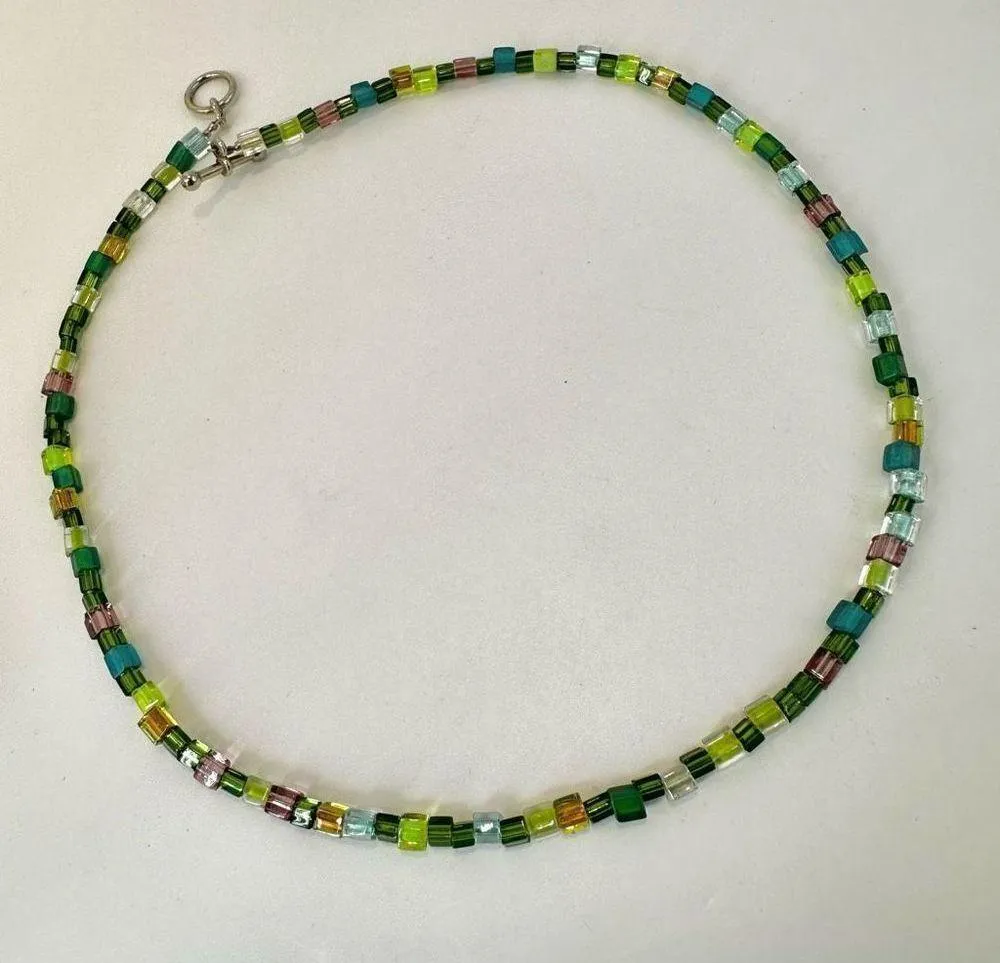 Green and pink beaded choker necklace - Image 3