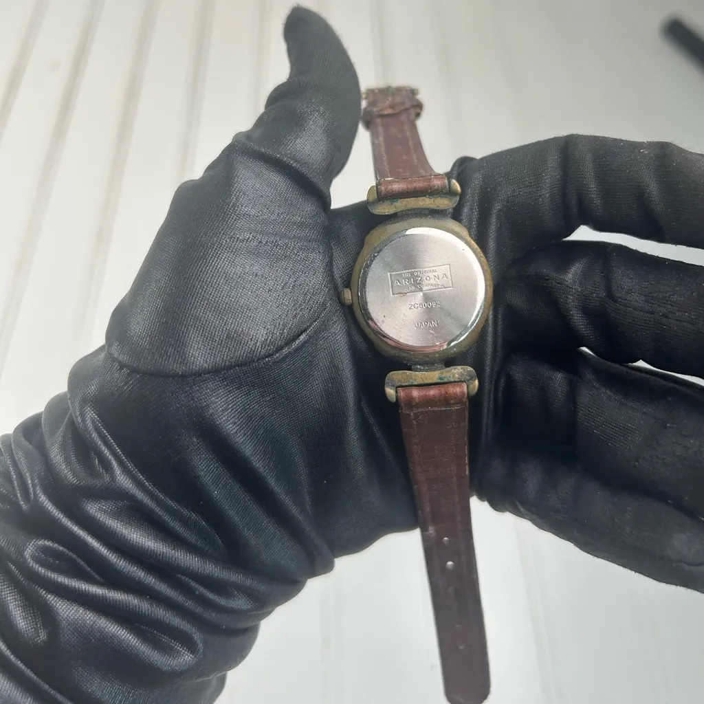 Arizona Jeans Vintage Brown Leather Strap Watch – Classic Round Dial Gold - Image 6