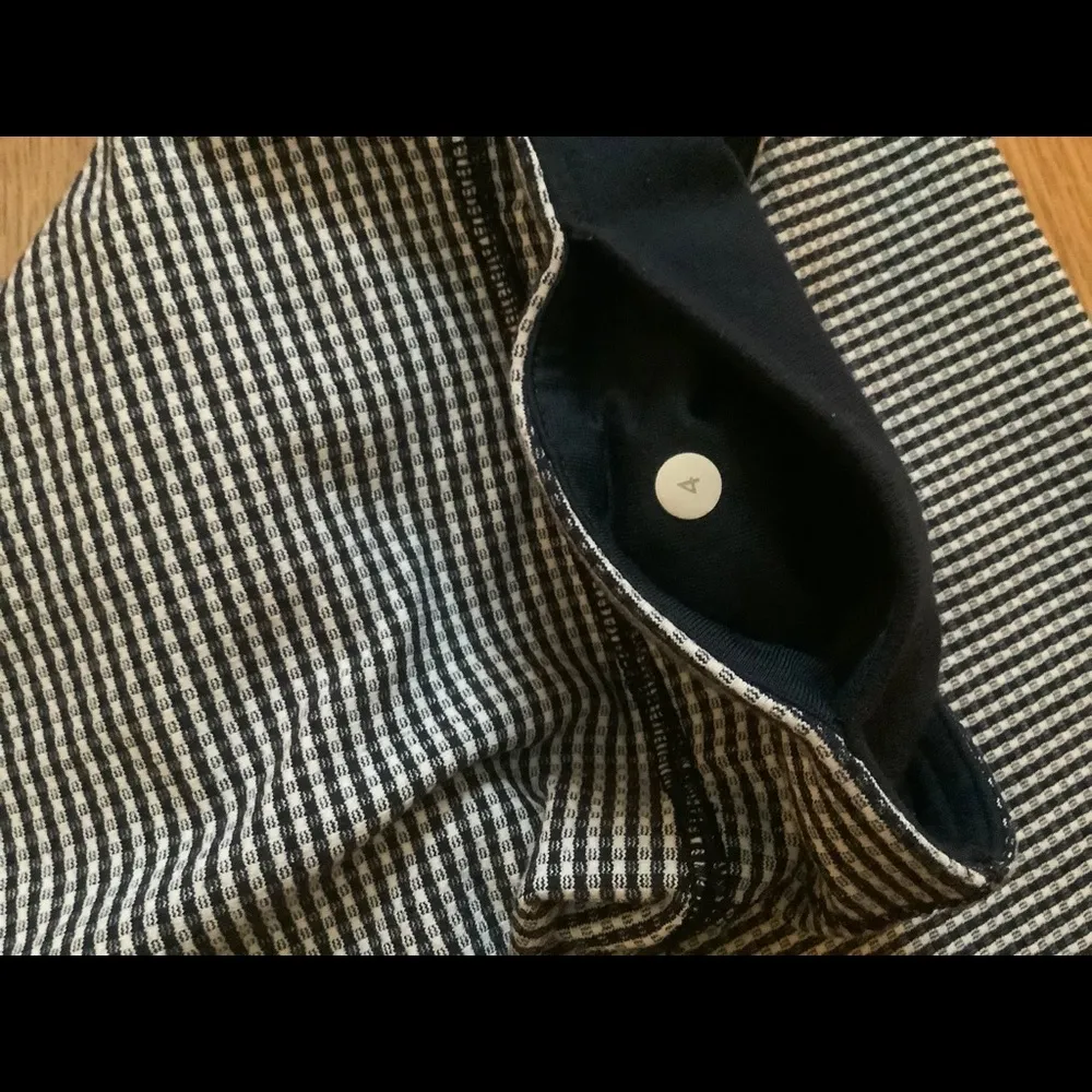 Lululemon wunder under crop tight gingham print sz 4 yoga gym running leggings - Image 7