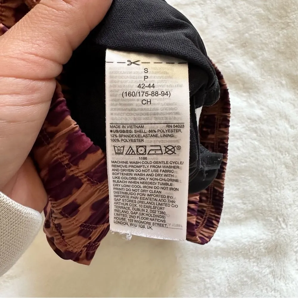 Gap Fit Leopard Print Shorts Women’s Size Small - Image 5