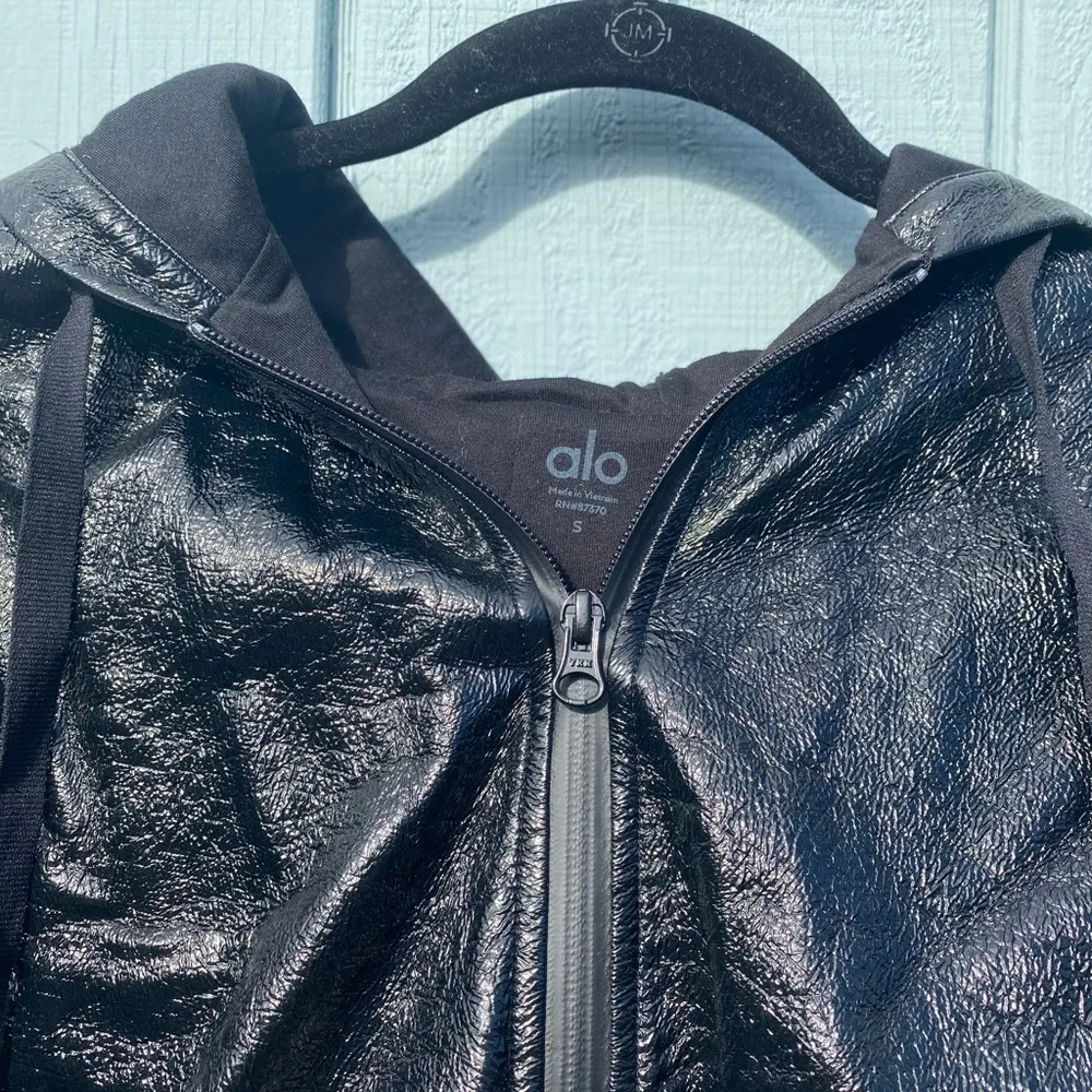 Alo cropped hooded jacket; warmer than it looks; never worn - Image 3