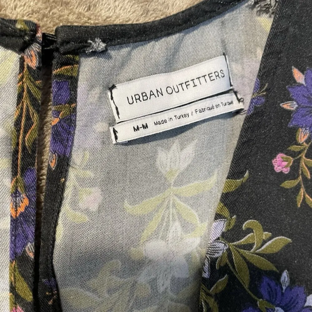 Urban Outfitters Dress Womens Sz M Mini Shift Sleeveless Black Floral Tunic - Image 3