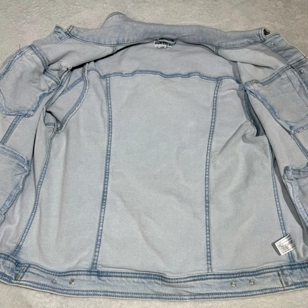 Ava & Viv Light Wash Denim Jacket • Women’s 1X • Stretch Jean Jacket - Image 10