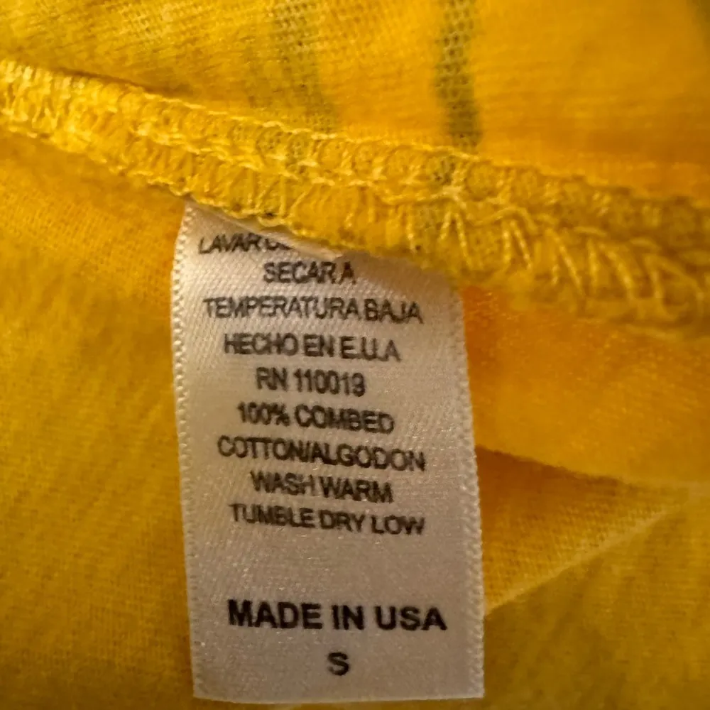 Key Closet Coi Fish Women’s Yellow Gold Crystal Studded Short Sleeve Size Small - Image 7