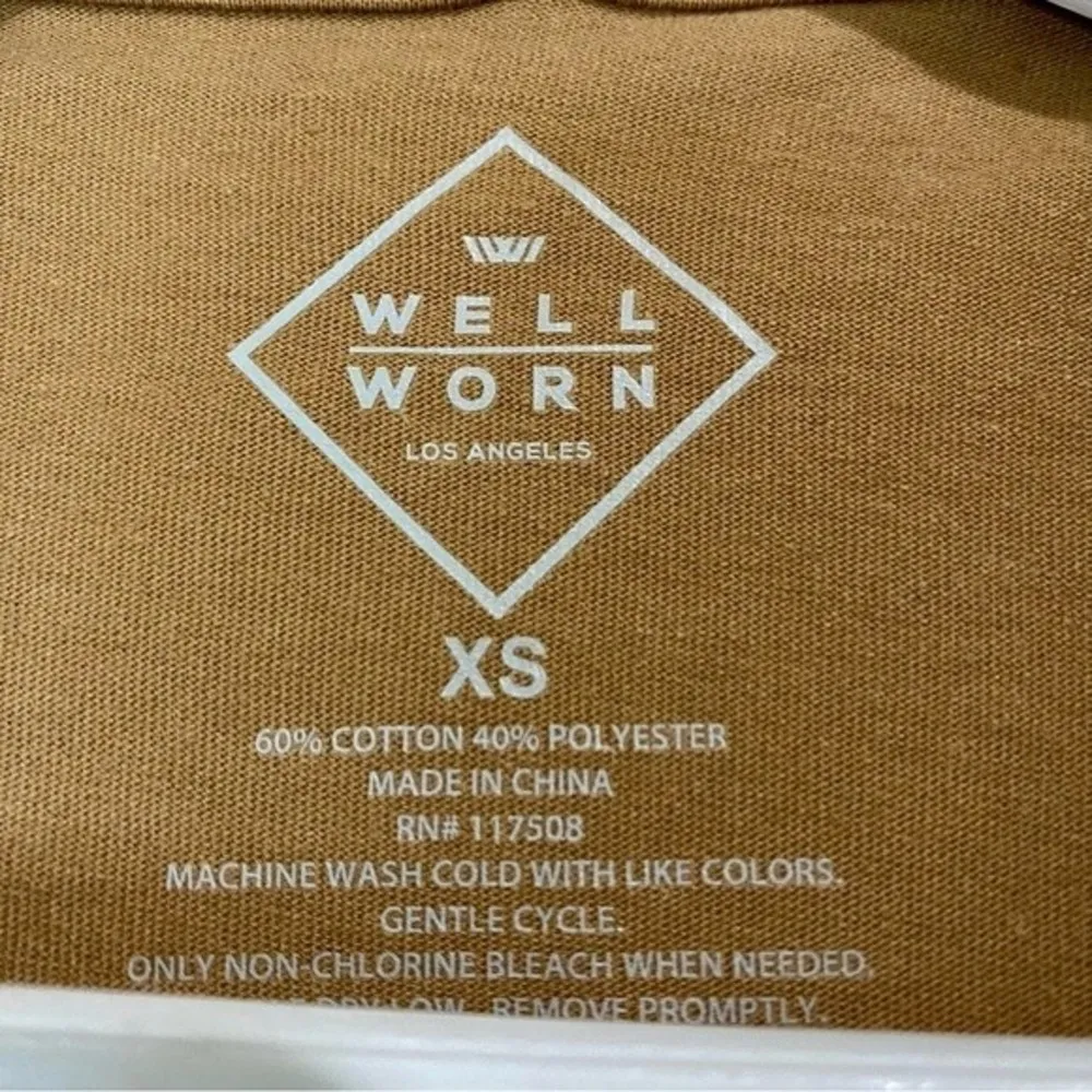 Well Worn Women’s Más Amor Short Sleeve Graphic Tee Shirt Tan NWT - Image 3