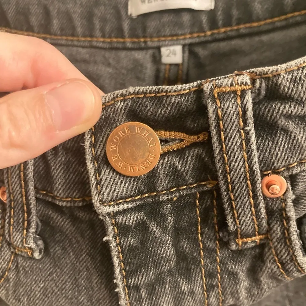 We Wore What Danielle Bernstein Highest Rise Mom Jean - Dark Gray Size 24 - Image 4