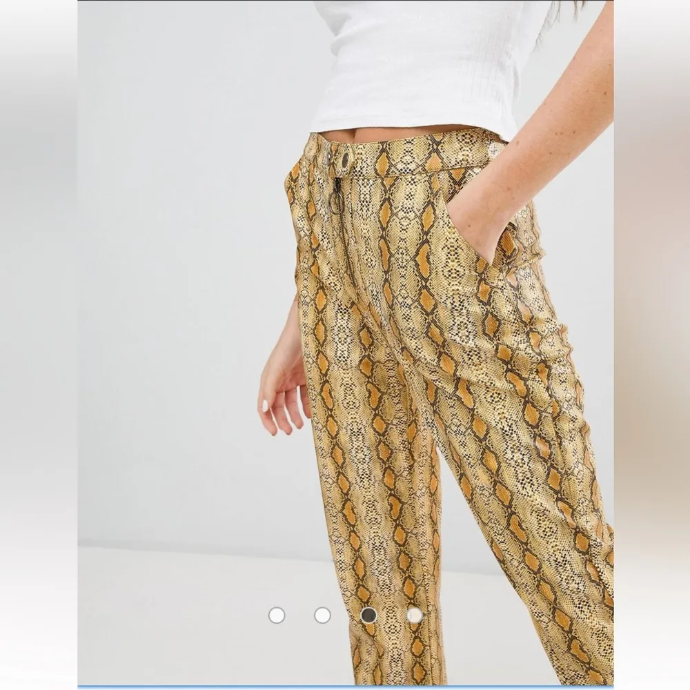 ASOS DESIGN Kick Flare Snake Vinyl Cropped Pants Sz 14 - Image 3