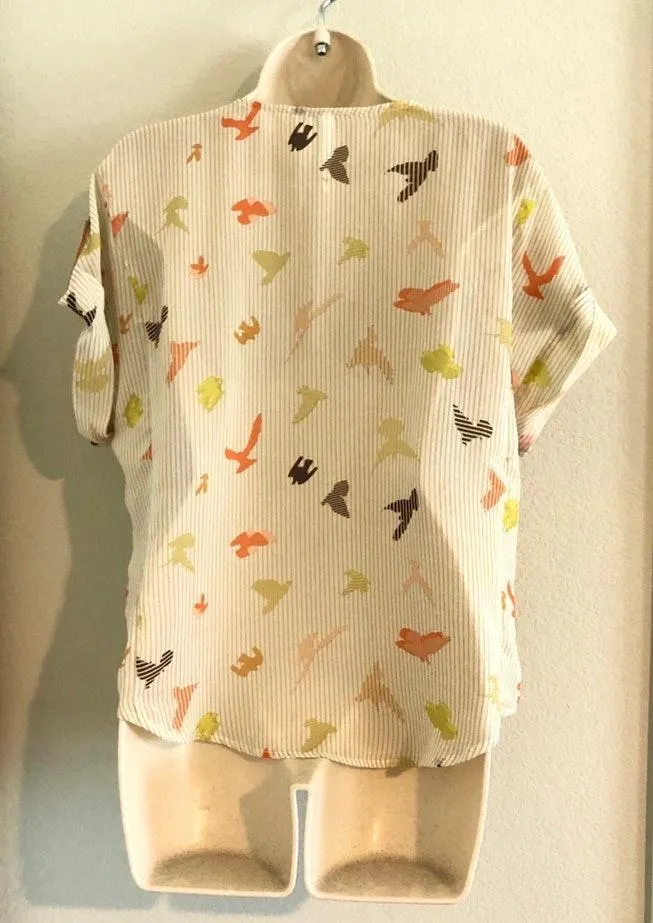 NWOT  sheer blouse. Sz M - Image 3