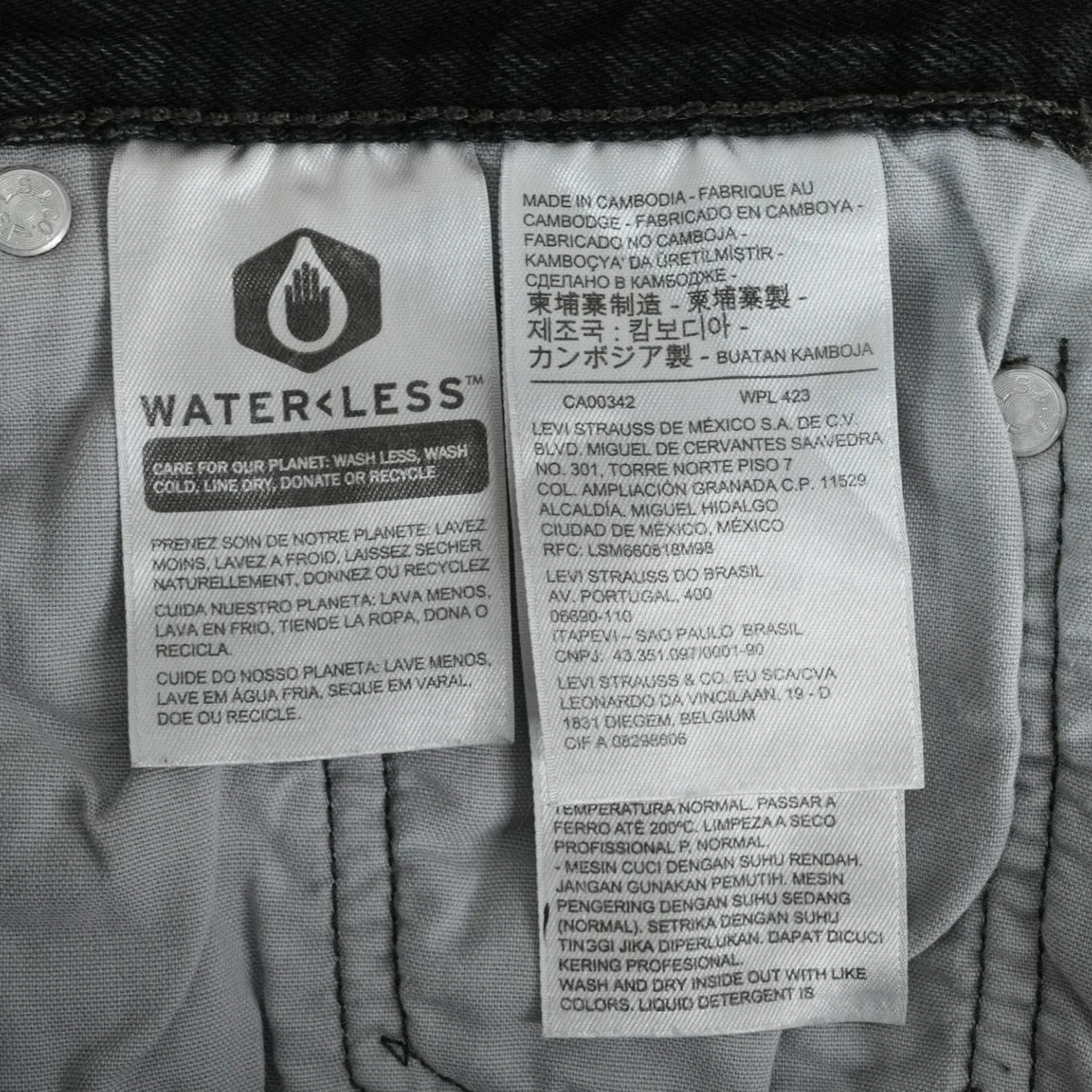 Levis 501 Shorts Womens 32x2 Black Distressed Cut Off Premium Denim Button Fly - Image 7