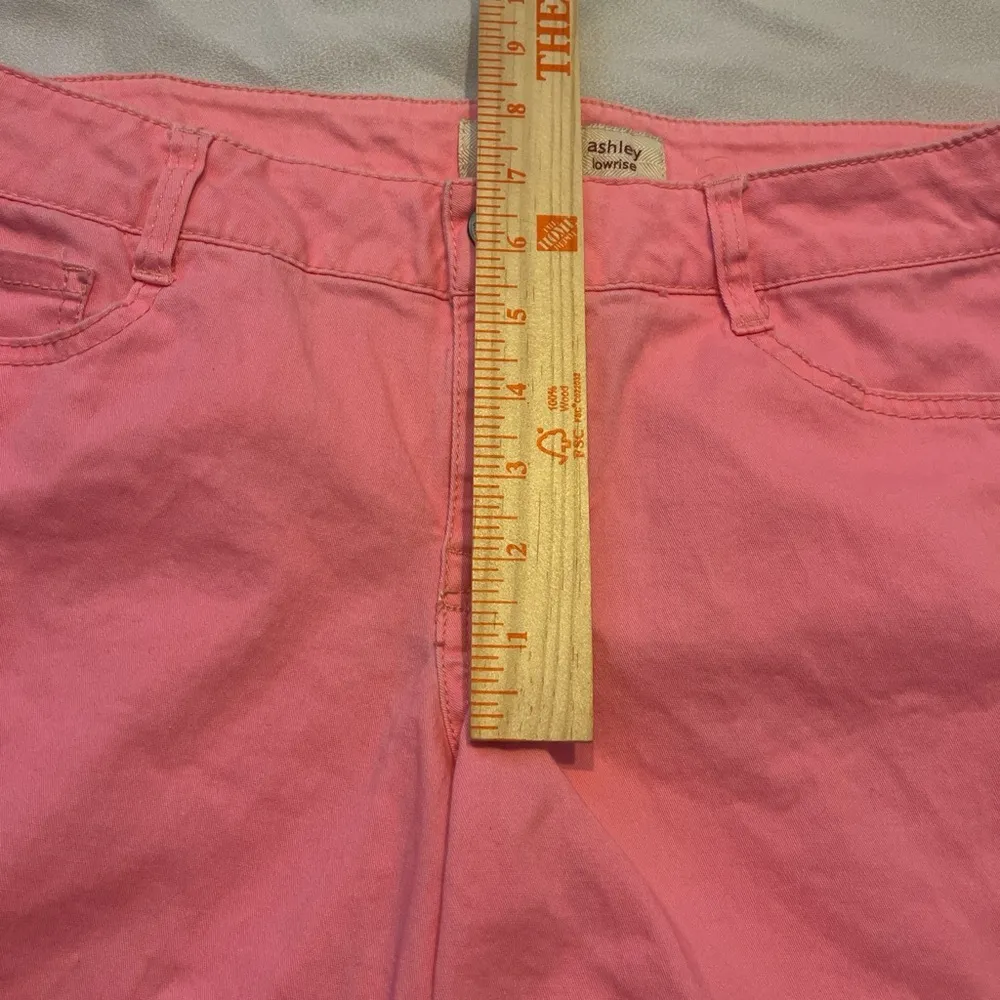 LEI Pink Jean Shorts Mid - Image 4