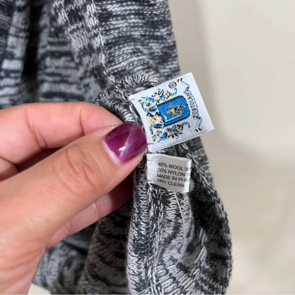 NWT Portolano Italian Gray Infinity Circle Scarf women’s wool - Image 5