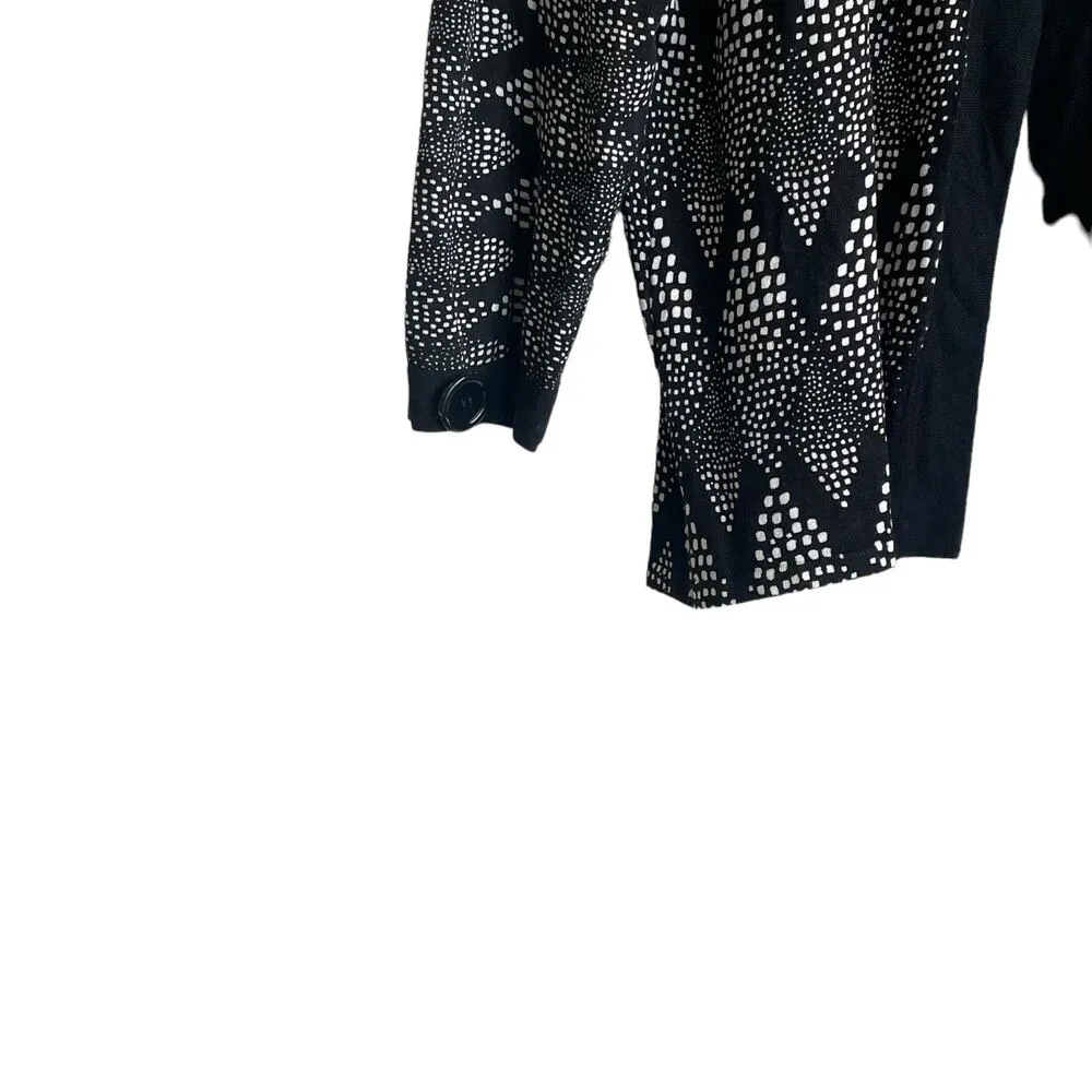 Cable & Gauge Women Cardigan L Black Crew Neck 3/4 Sleeve 3 Large Button Closure - Image 4