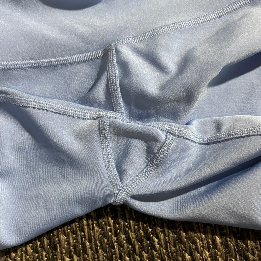 Alo yoga High-Waist Airlift Capri legging - Image 5