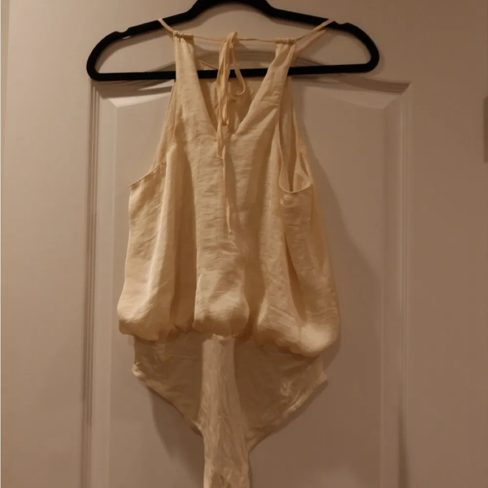 NWOT Ivory Abercrombie bodysuit - Image 4